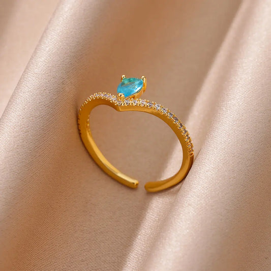Vintage Teardrop Blue Zircon Gold Ring - Womens