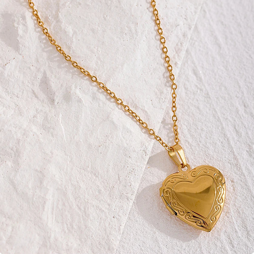 Coquette Heart Locket Necklace - Gold & Silver - Womens