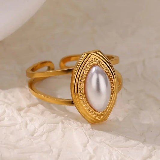 Cottagecore Pearl Oval Gold Ring - Womens
