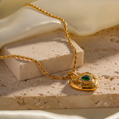 Vintage Heart Emerald Gem Gold Pendant Charm Necklace - Womens