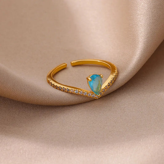 Vintage Teardrop Blue Zircon Gold Ring - Womens