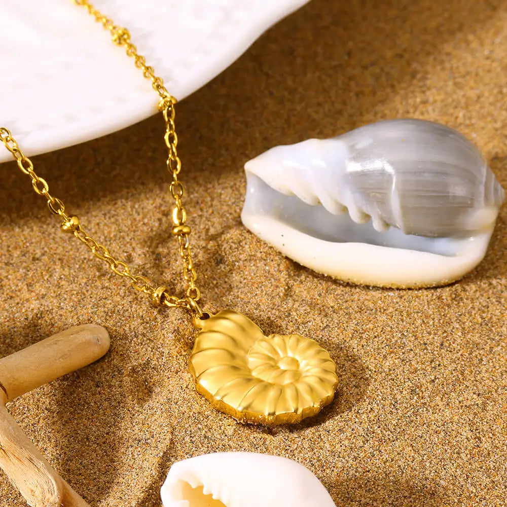 Boho Beach Conch Shell Gold Pendant Necklace - Stainless Steel - Womens