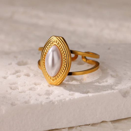 Cottagecore Pearl Oval Gold Ring - Womens