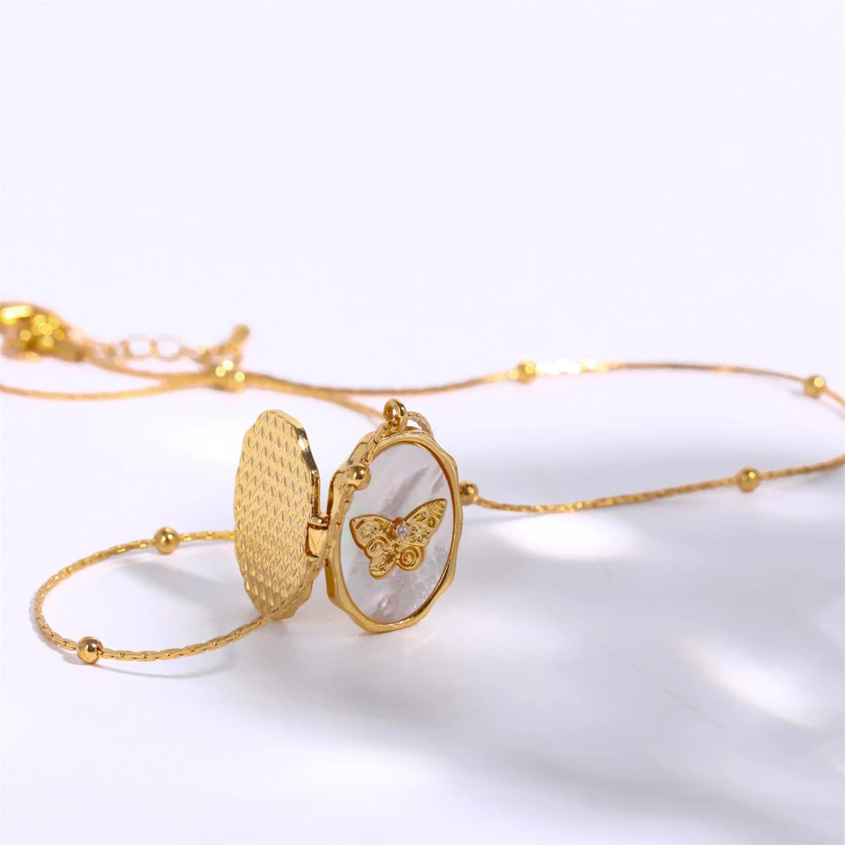 Butterfly Seahell Photo Locket Gold Pendant Necklace - Womens