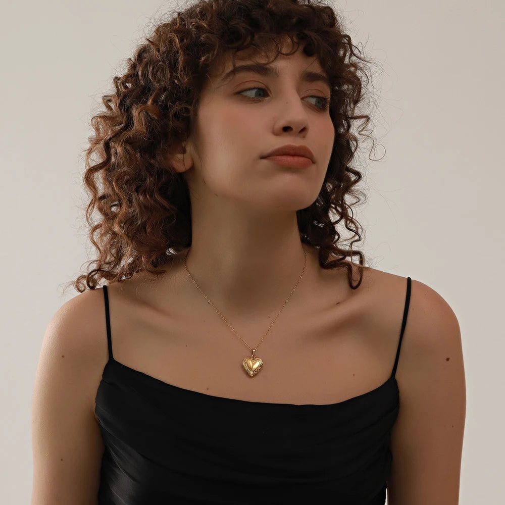 Coquette Heart Locket Necklace - Gold & Silver - Womens