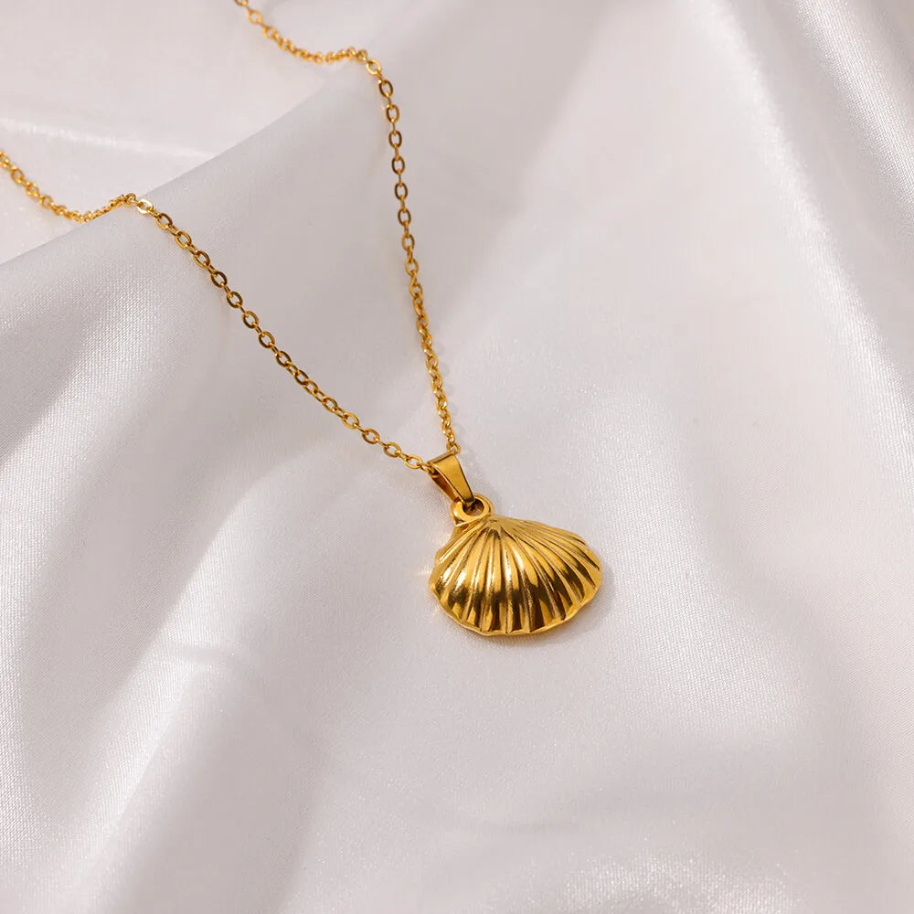 Bohemian Shell Starfish Pendant Gold Chain Necklace - Womens