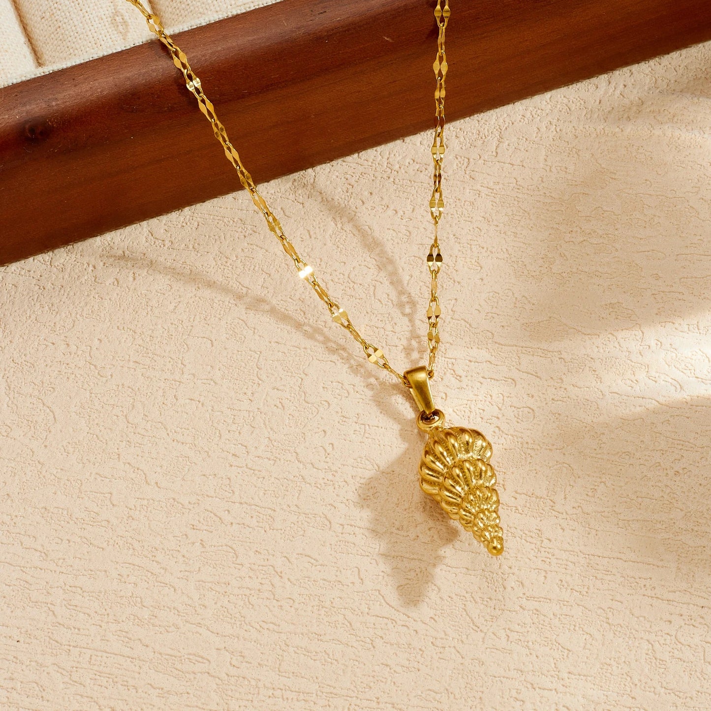 Boho Beach Conch Shell Necklace Gold - Womens